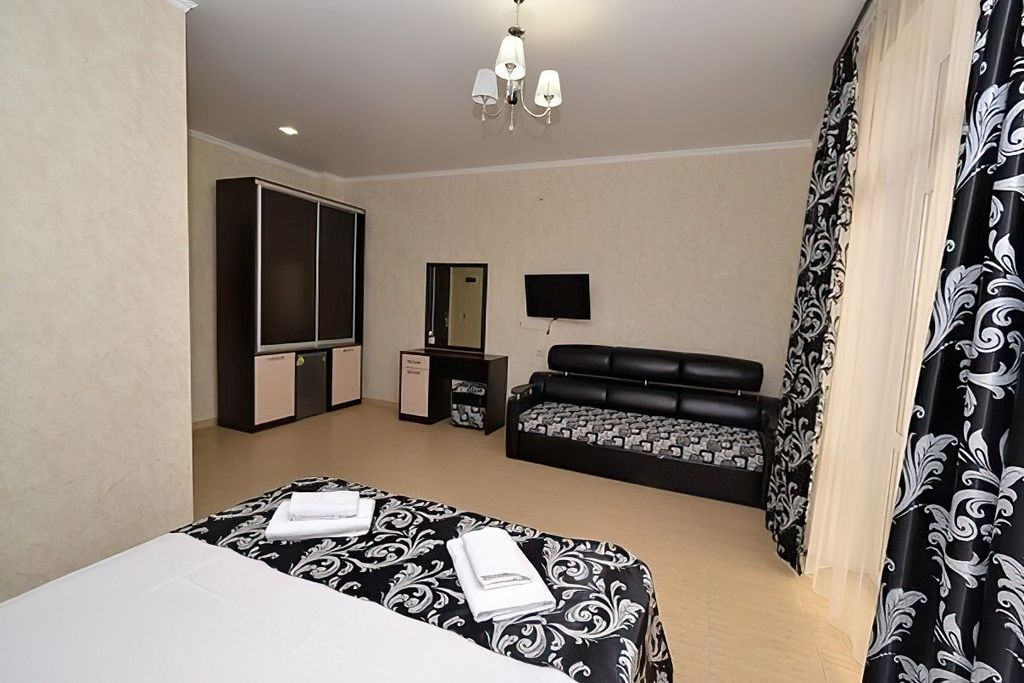 Четырёхместный номер полулюкс