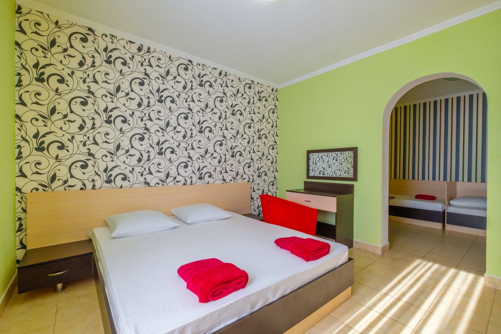 Семейный номер 2-комнатный 4-х местный стандарт (номер 1-й категории)