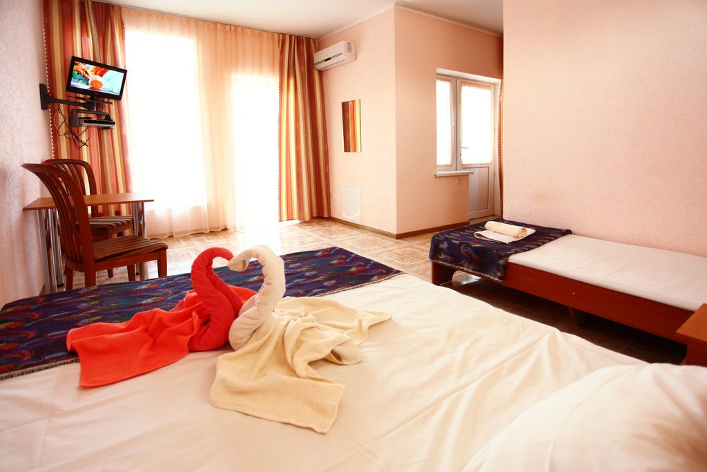 Трёхместный номер однокомнатный