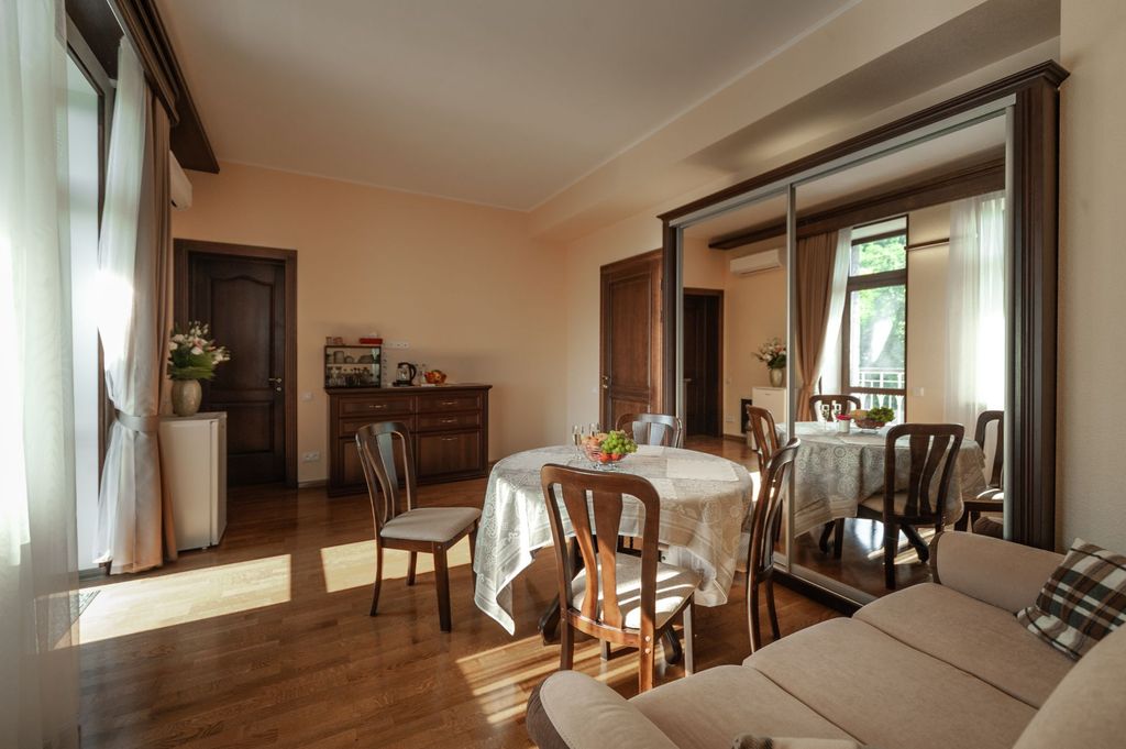 Трёхместный номер Айя