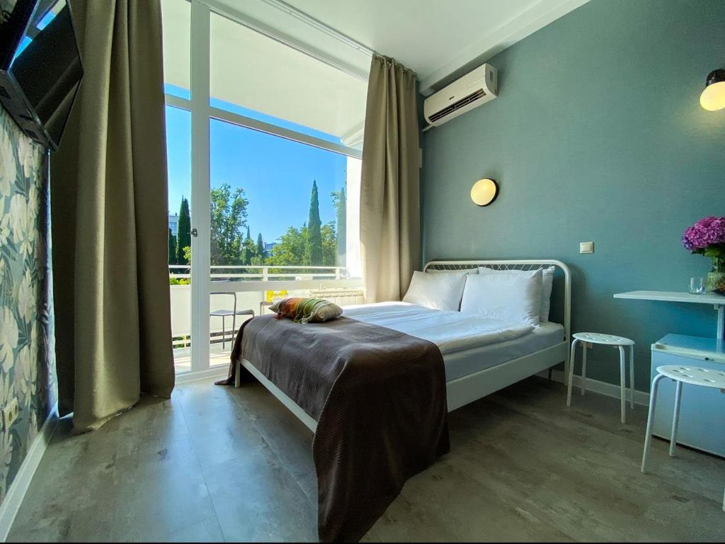 Апартамент-студия с балконом вид на море