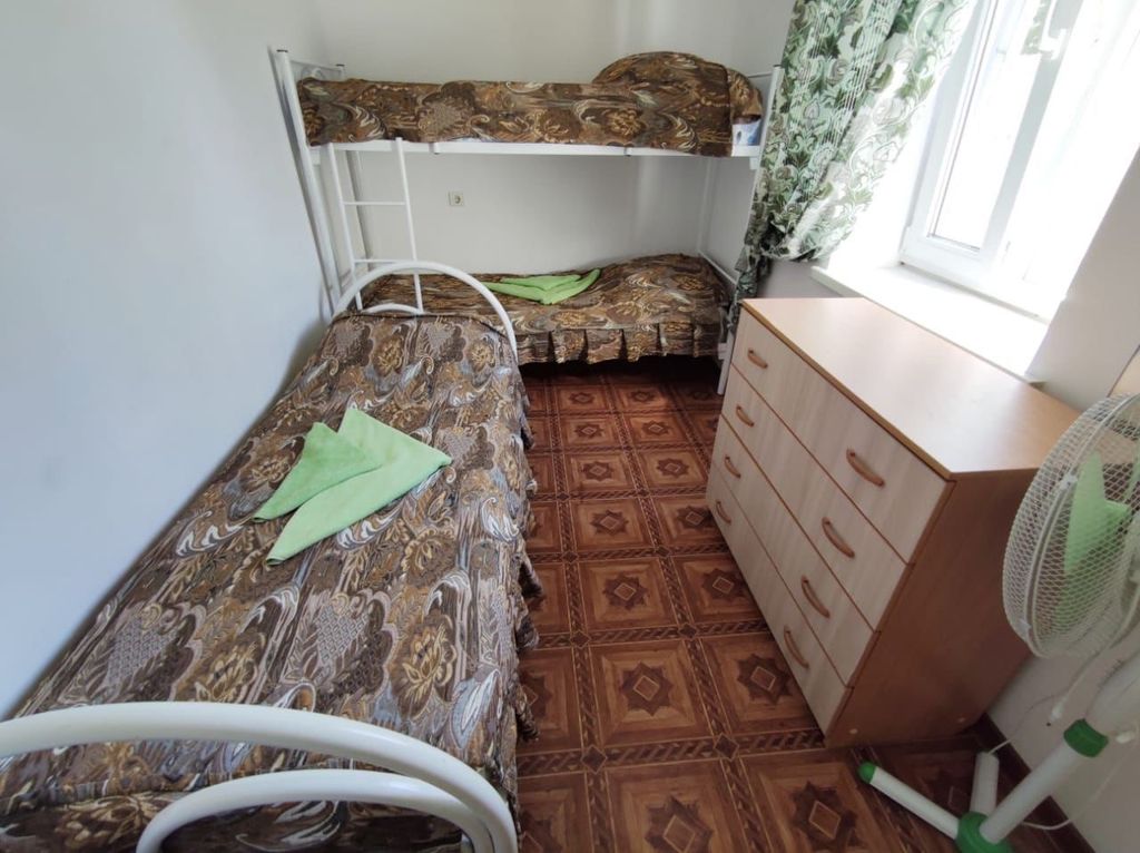 Двухместный номер с 2 отдельными кроватями Эконом с дополнительным местом