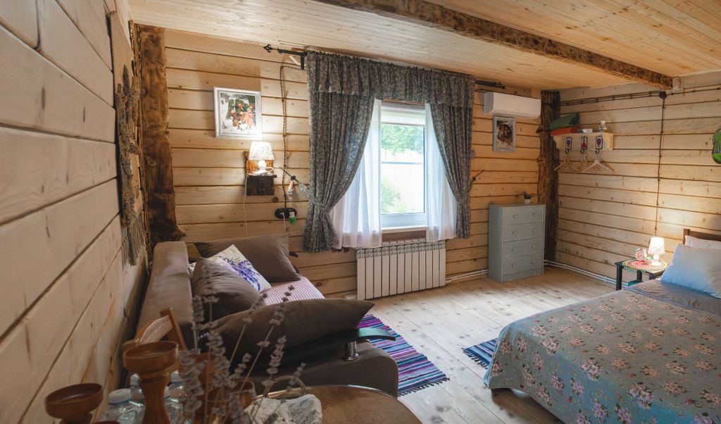 Четырёхместный номер улучшенный с видом на горы