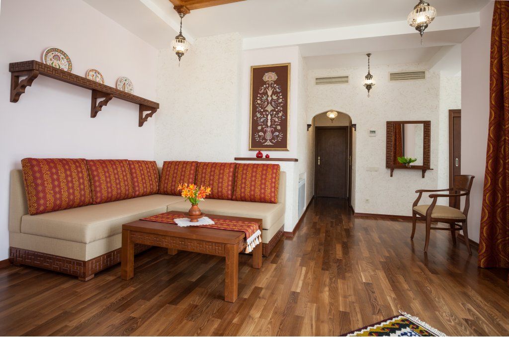 Четырёхместный номер Люкс Нар