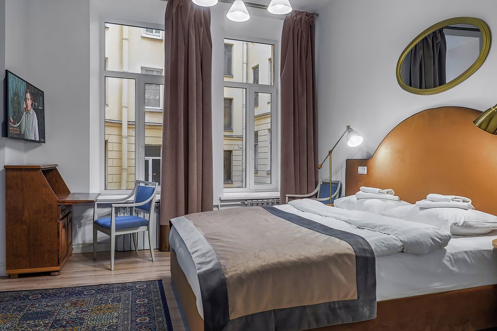 Двухместный номер с 1 кроватью на набережной реки Фонтанки