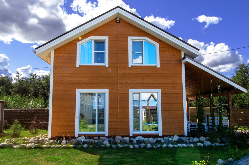 Дом коттедж с электрической сауной на малой территории