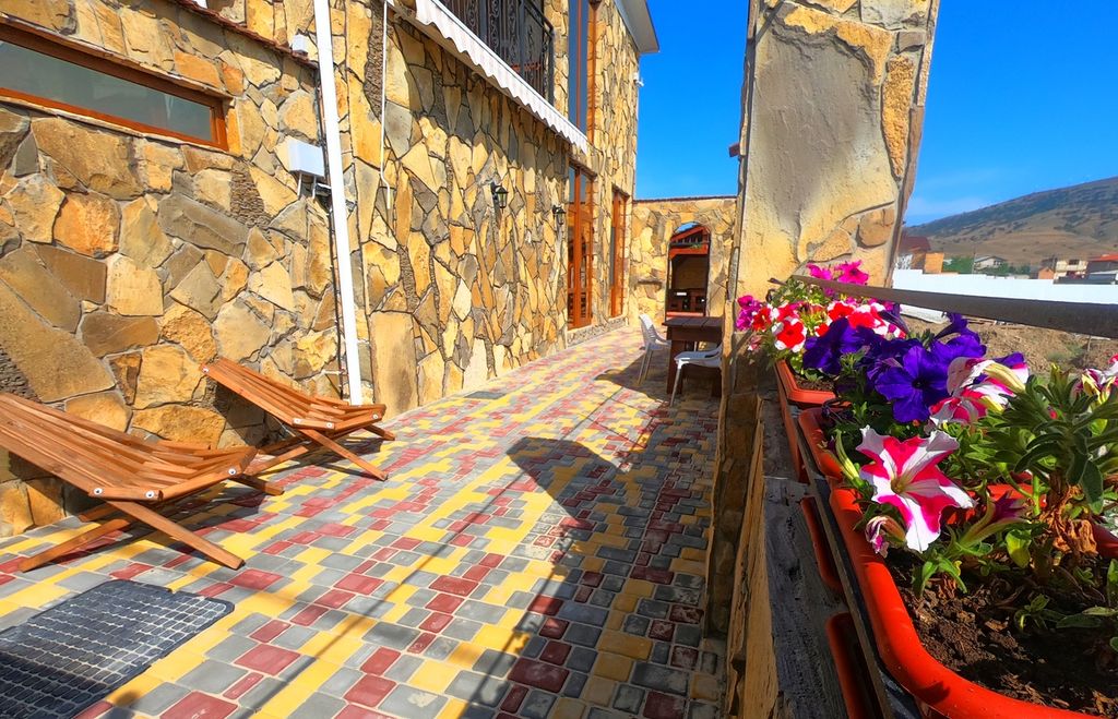 Трёхместный номер Navarros1