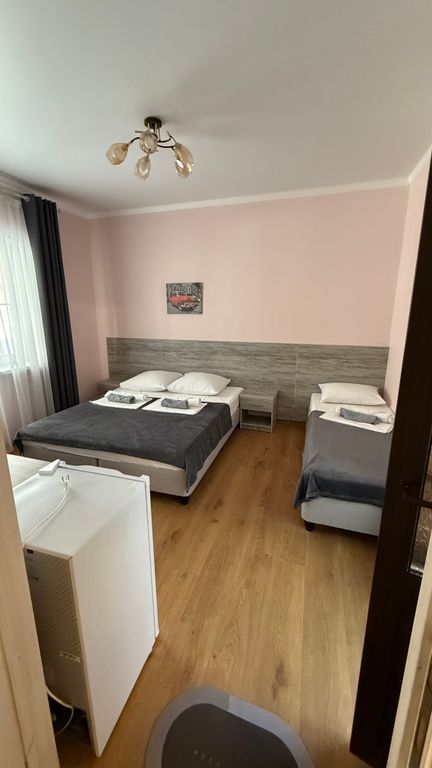 Трёхместный номер люкс с видом на горы