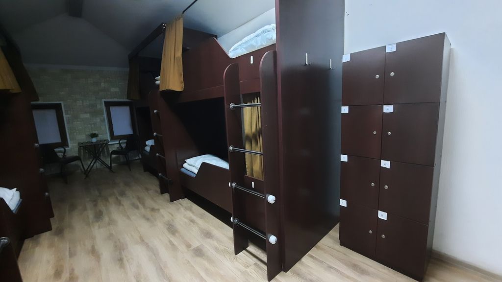 Многоместный смешанный номер спальное место в общем на 8 человек