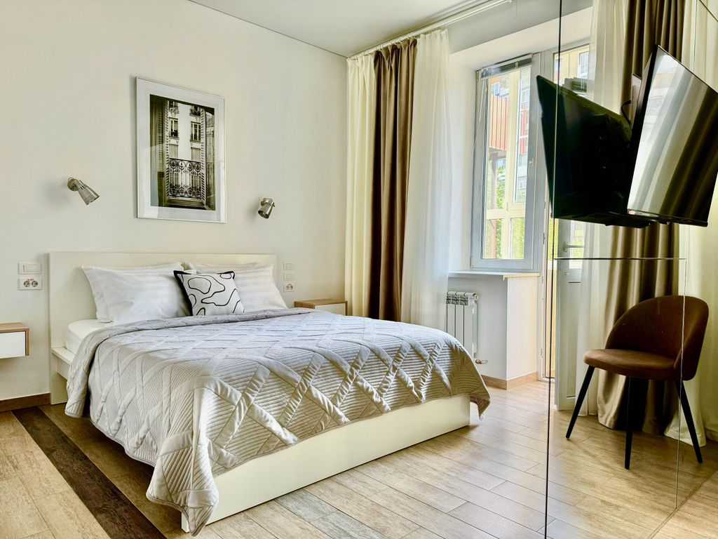 Четырёхместный номер двухкомнатный Люкс