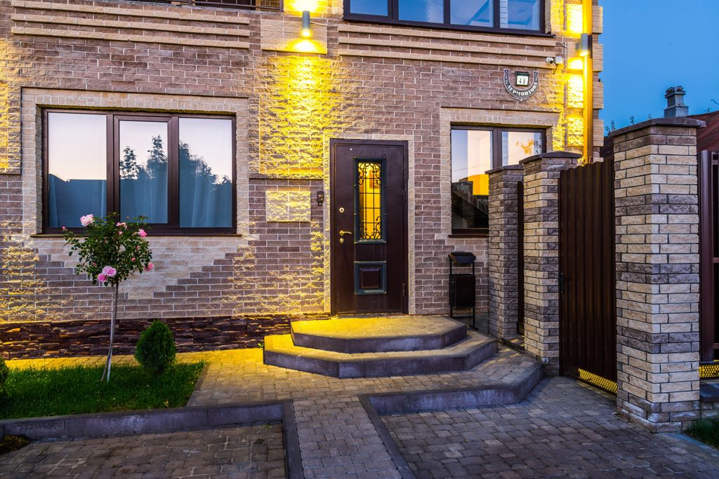 Дом семейный с двумя спальнями  и кухней