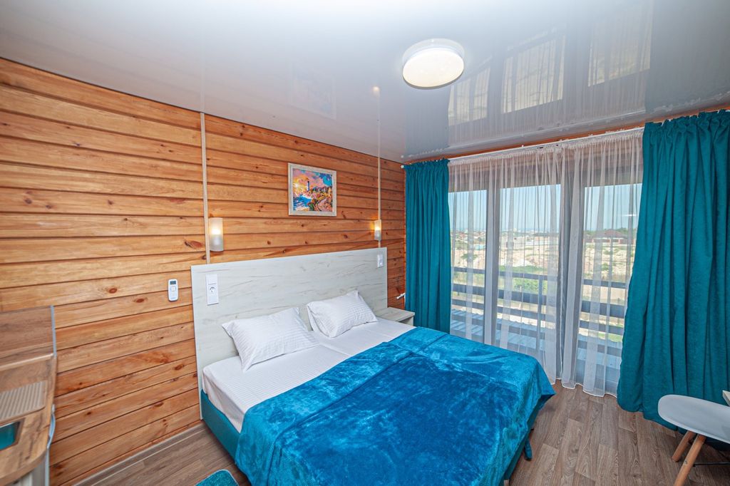 Двухместный номер с 1 кроватью cтудия 6 с балконом и отдельным входом