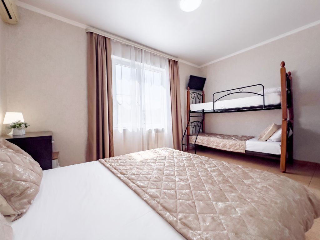 Семейный номер душ и туалет на 3 номера