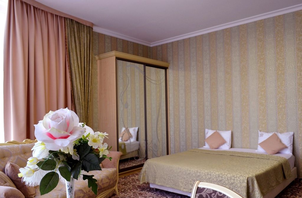 Четырёхместный номер люкс двухкомнатный