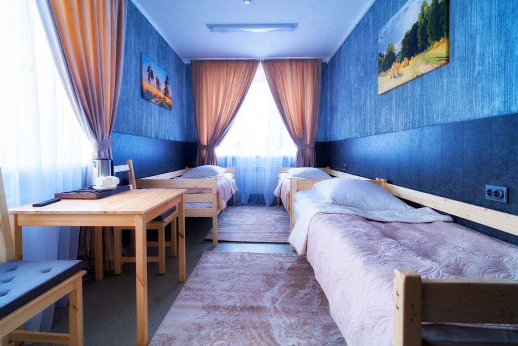 Трёхместный номер отдельный номер (3 односпальных кровати)