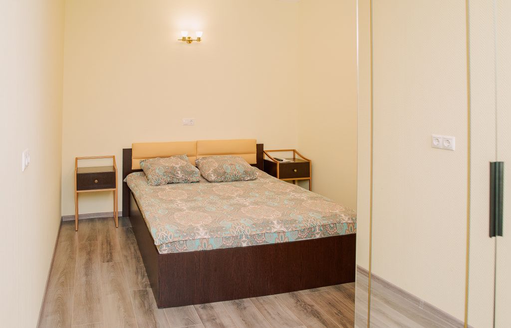 Двухместный номер с 1 кроватью эконом dbl без окна