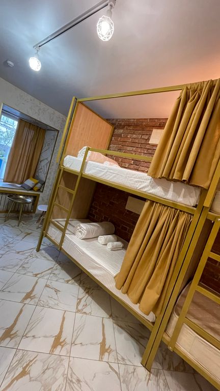 Многоместный смешанный номер эконом (душ/туалет общий)