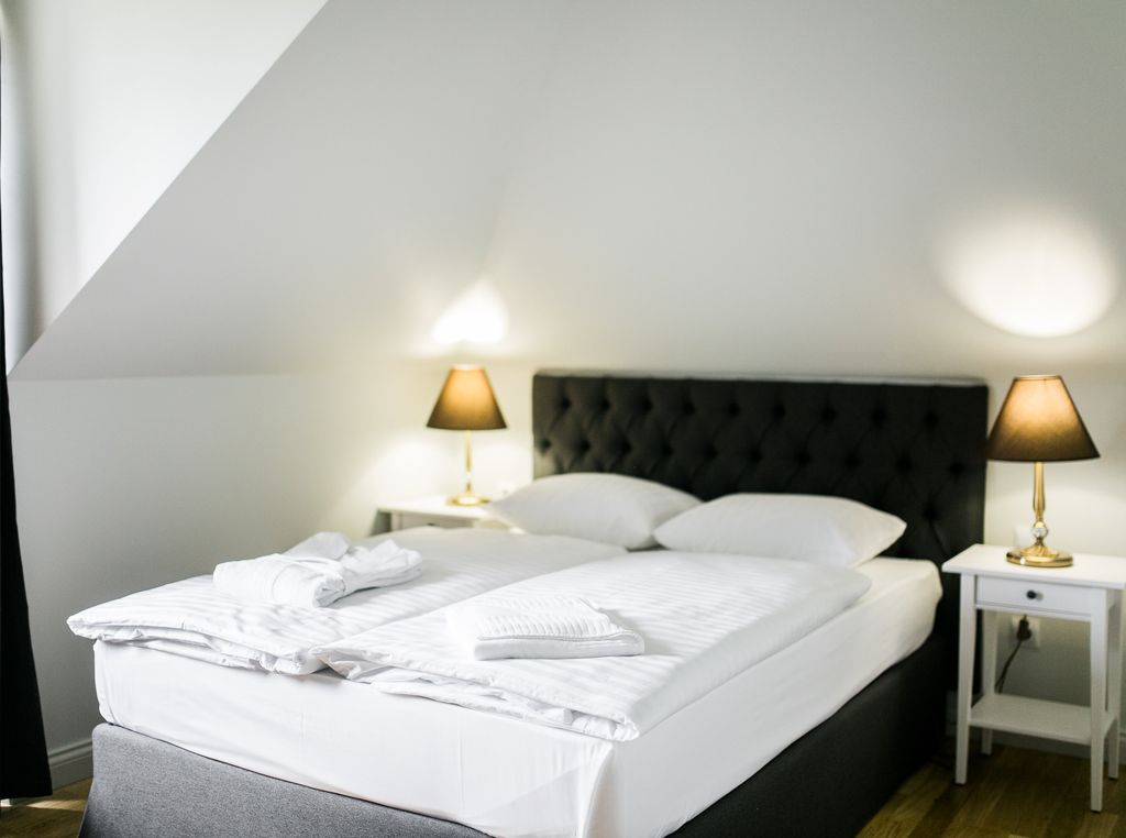 Двухместный номер с 1 кроватью стандарт (особняк у озера)