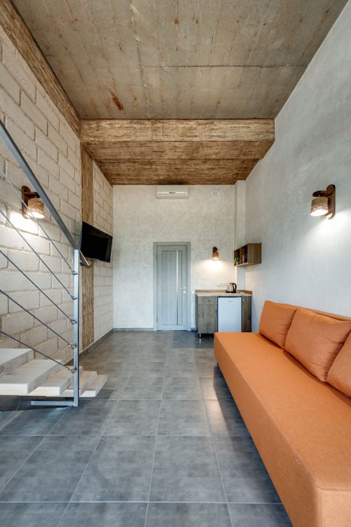 Трёхместный номер улучшенный с видом на горы