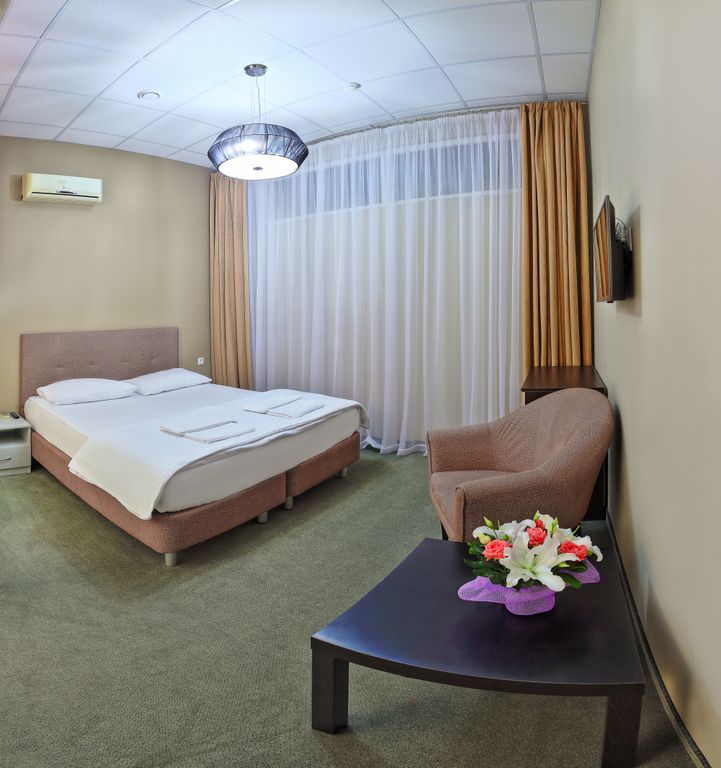 Двухместный номер с 1 кроватью Эконом без окна