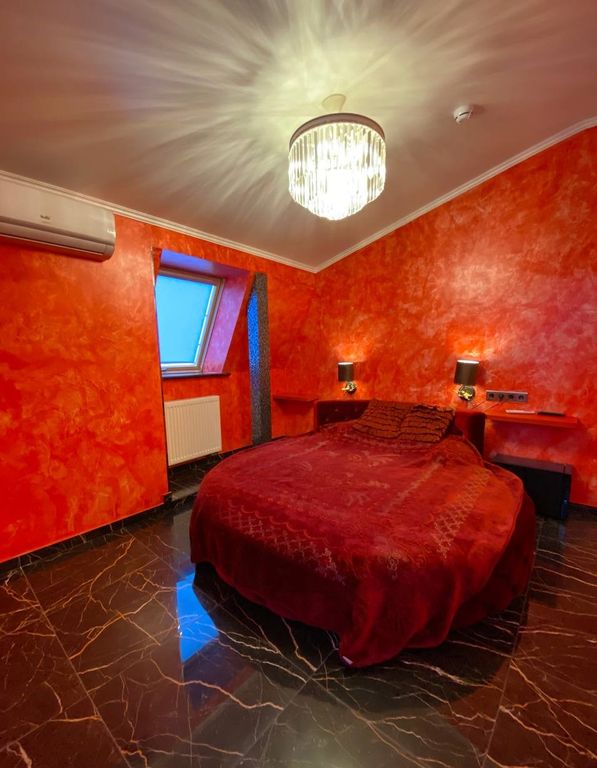 Двухместный номер с 1 кроватью № 4 «Красная комната»
