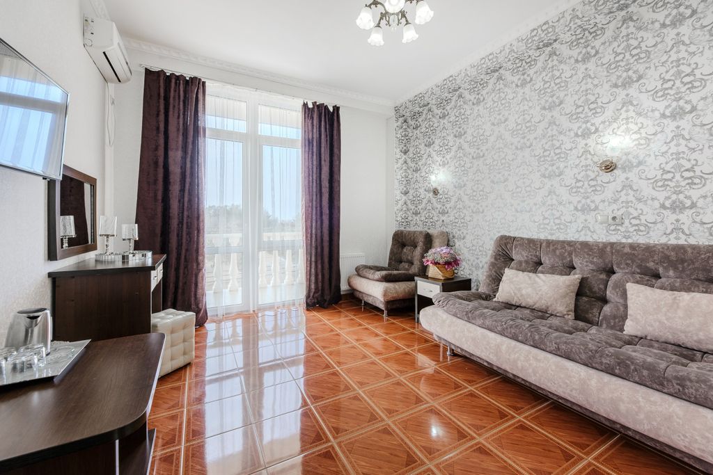 Семейный номер 2-х комнатный люкс с видом на море