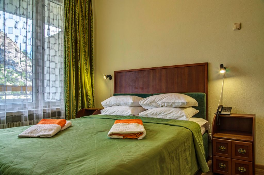 Четырёхместный номер двухкомнатный эконом