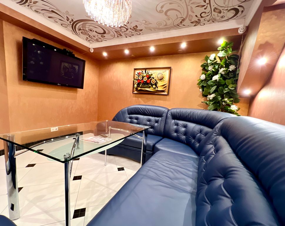 Четырёхместный номер спа делюкс с сауной и бассейном