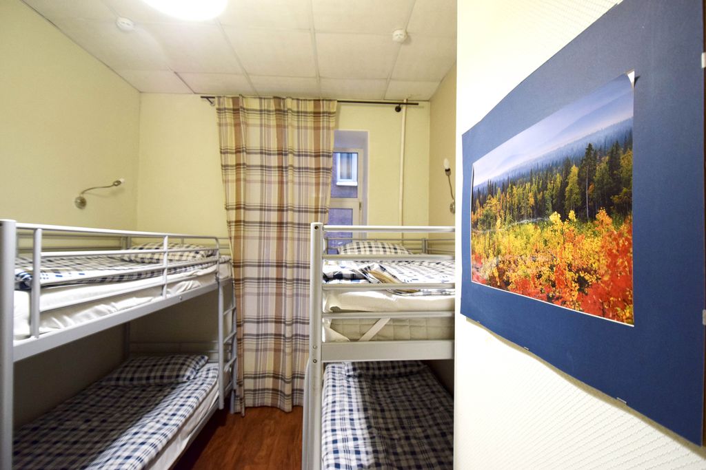 Многоместный женский кровать в 4-местном