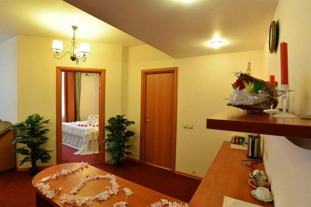 Двухместный номер с 1 кроватью люкс улучшенный с балконом