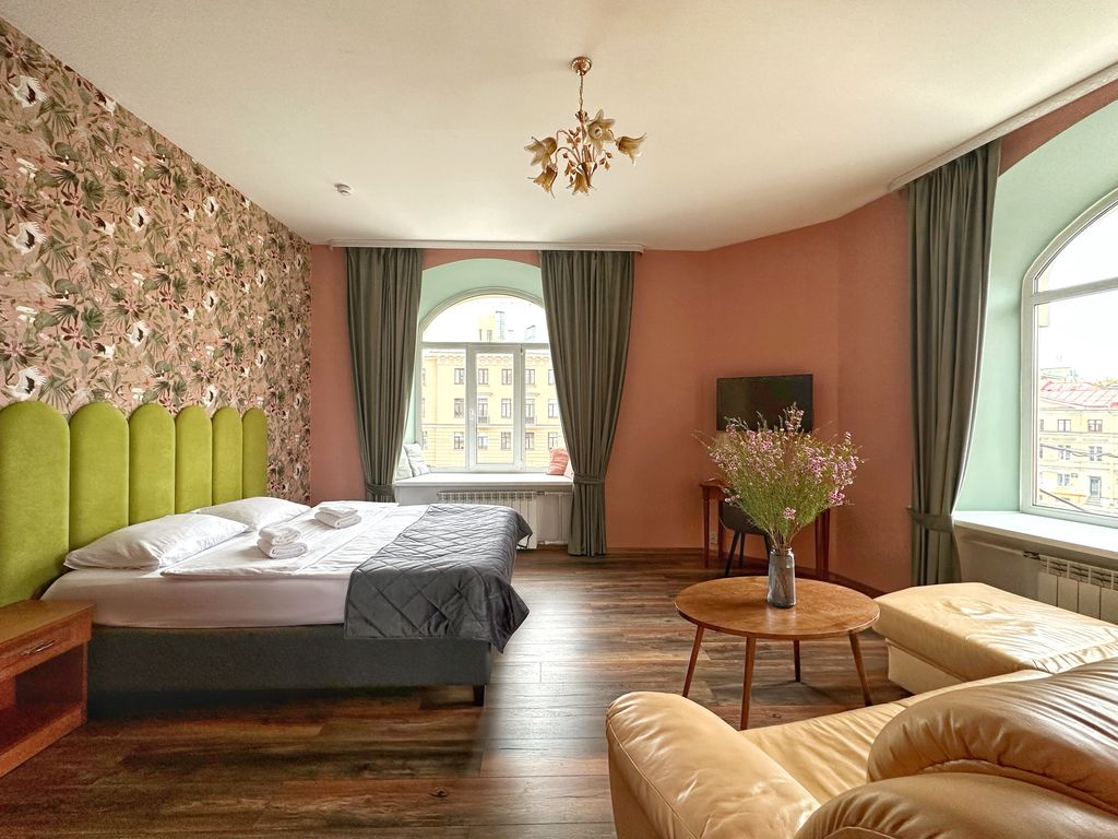 Семейный номер с видом на канал Грибоедова