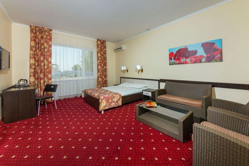 Четырёхместный номер семейный двухкомнатный