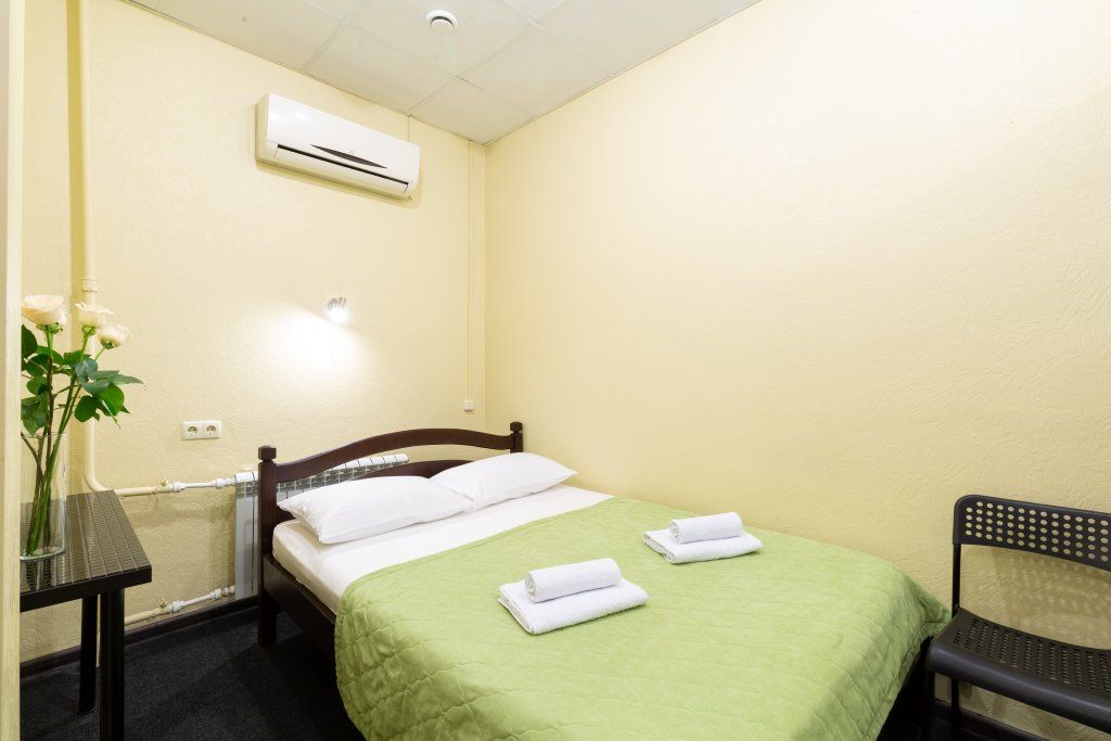 Двухместный номер с 1 кроватью эконом на цокольном этаже