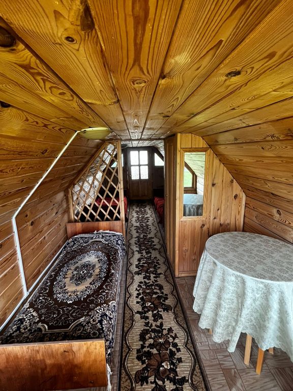 Трёхместный номер эконом с видом на горы