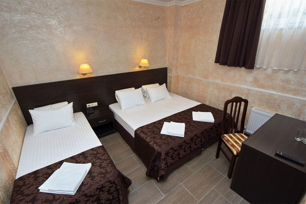 Семейный номер 2х комнатный в цоколе