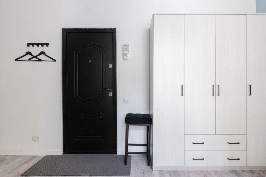 Вместительный шкаф для одежды