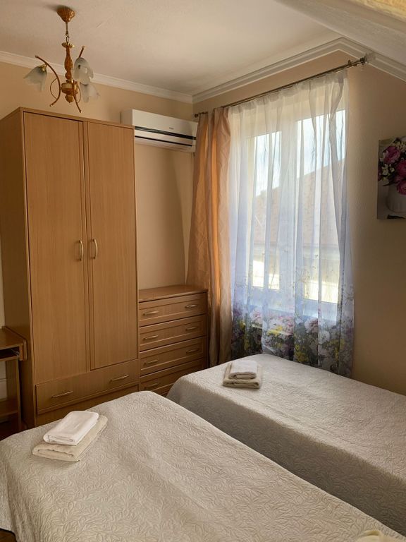 Двухместный номер с 2 отдельными кроватями стандарт с балконом и видом на горы