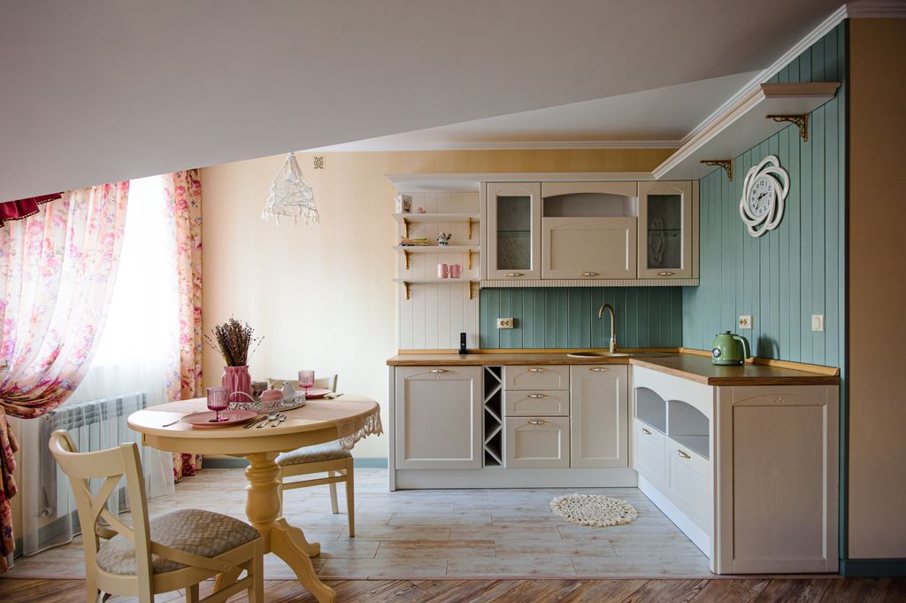 Трёхместный номер джуниор сюит Прованс