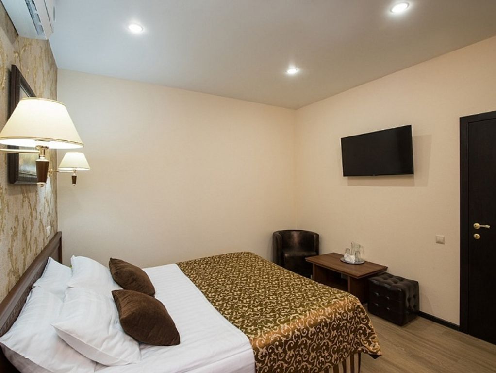 Четырёхместный номер люкс с балконом