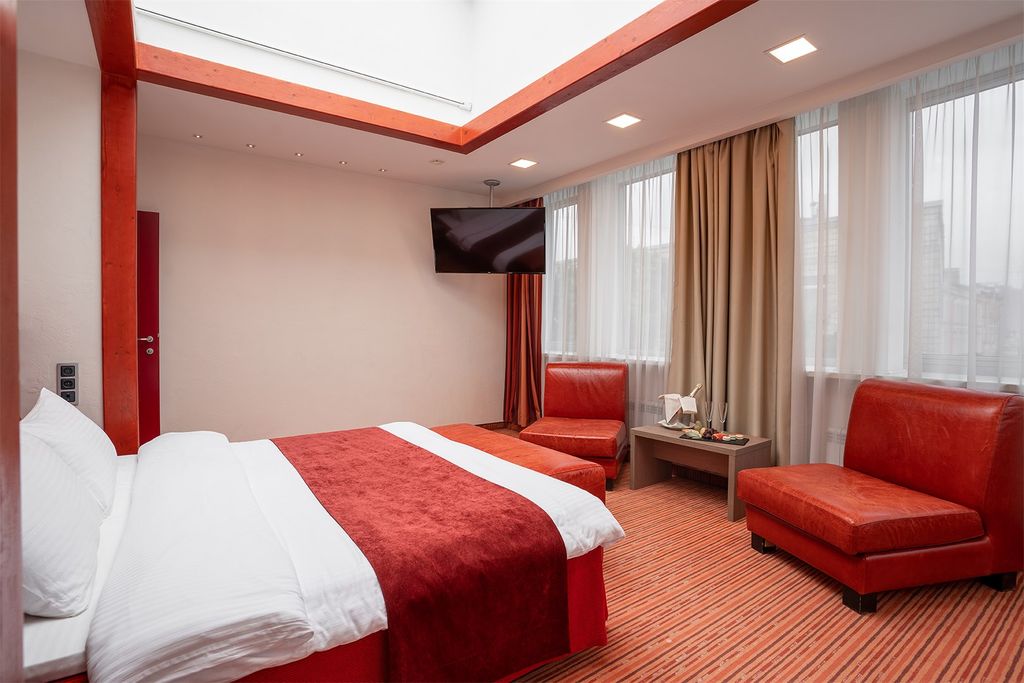 Трёхместный номер панорамный люкс