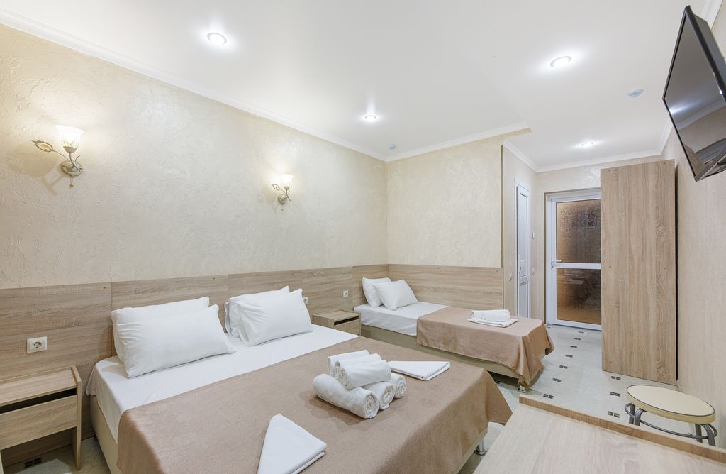 Четырёхместный номер стандарт на 1-ой линии