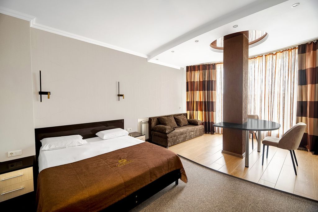 Четырёхместный номер Полулюкс