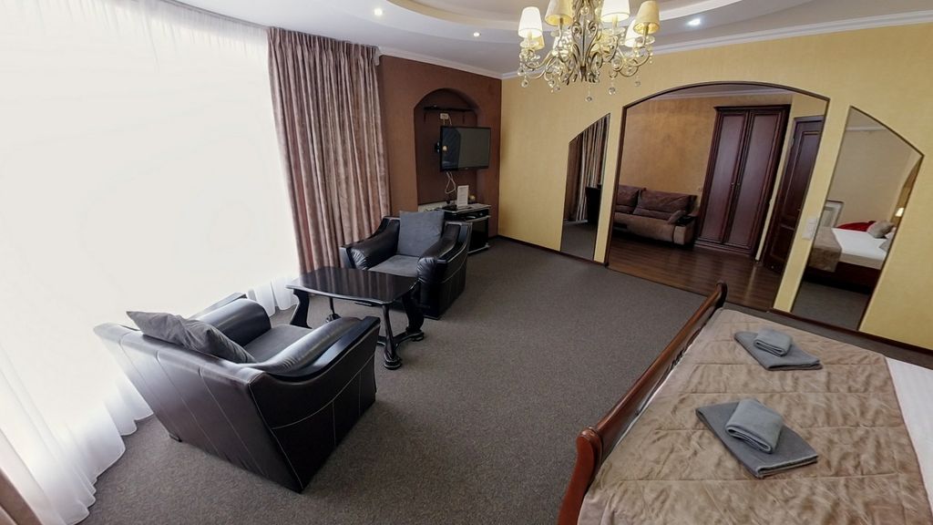 Четырёхместный номер Люкс