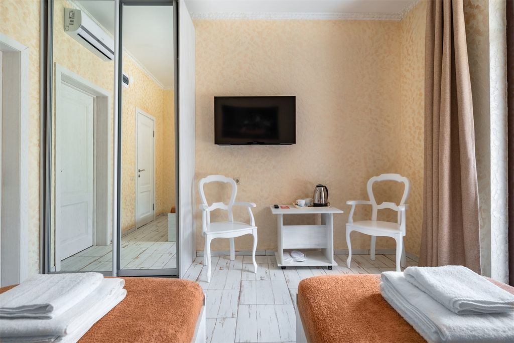 Двухместный номер с 1 кроватью или 2 отдельными кроватями стандарт с балконом