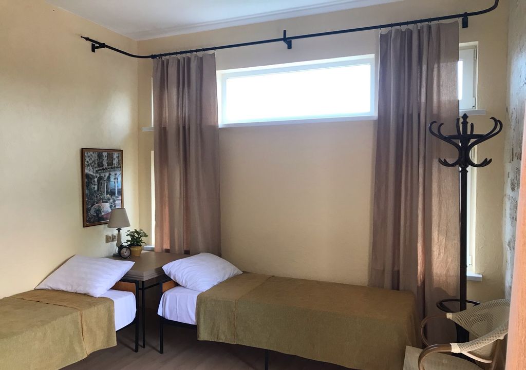 Четырёхместный номер делюкс № 9