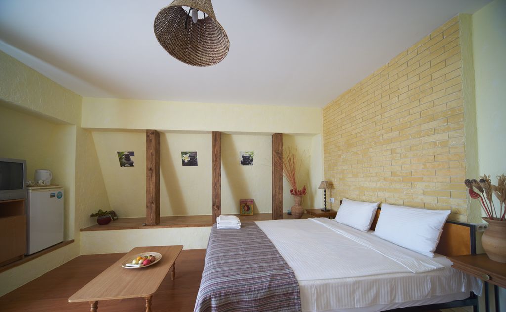 Трёхместный номер стандарт улучшенный № 5