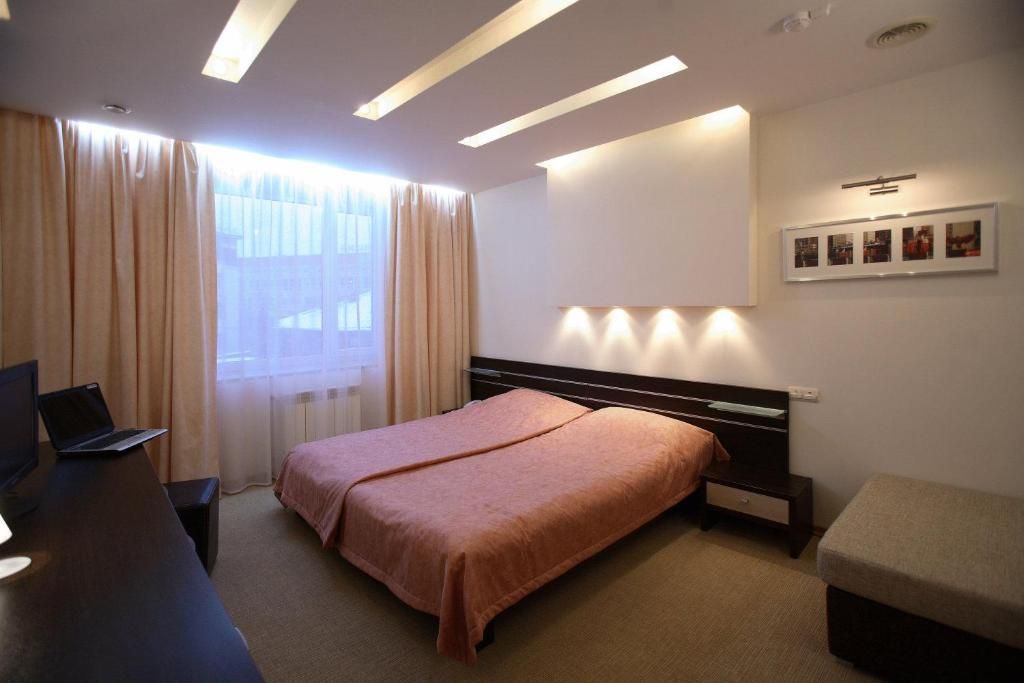 Двухместный номер с 1 кроватью или 2 отдельными кроватями, стандарт с диваном