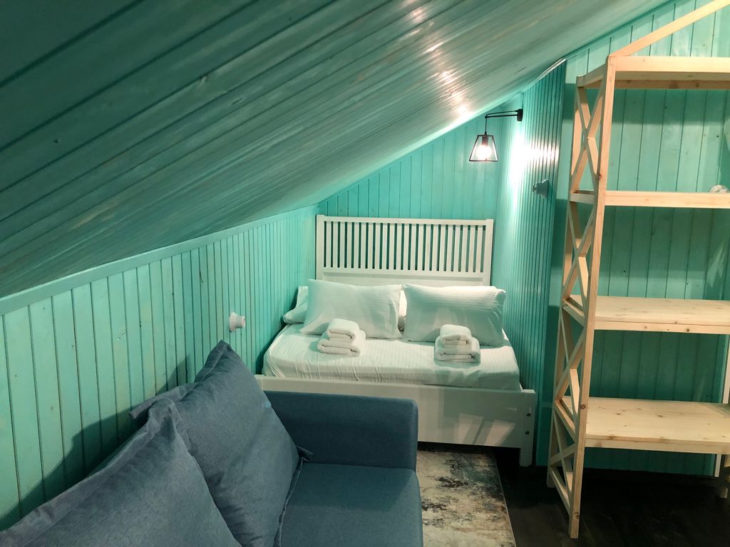 Четырёхместный номер улучшенный с видом на горы