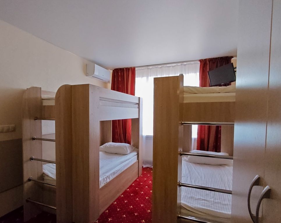 Четырёхместный номер Стандарт для 1-4 человек