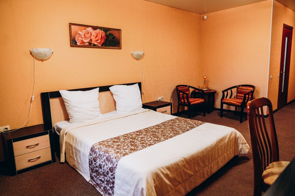 Двухместный номер с 1 кроватью Полулюкс